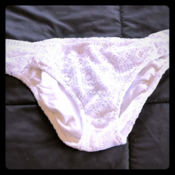 NWOT VS white lace overlay bikini bottoms! - Picture 1 of 4